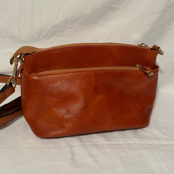 Divine Firenze Pre-loved Purse - Picture 2 of 13